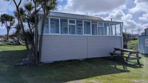 F12 West View, Riviere Towans