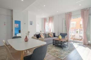 Modern, Stylish & Comfortable Apartment