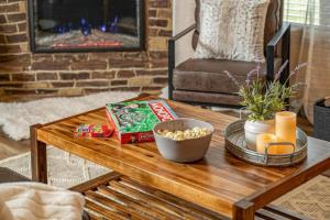 Dollywood Summer Getaway w Hot Tub, Pet Ok, Games