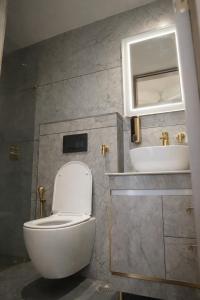 vivaan Bhakti Palace Vrindavan # Lavis & Luxury Rooms Near Bankey Bihari Mandir #