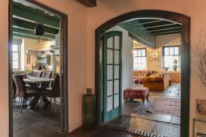 Farmhouse, Jacuzzi, Sauna, BBQ grill & Garden, Sleeps 24