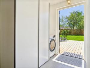 Holiday Home Roze - 450m from the sea by Interhome