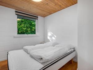 Holiday Home Aamunde - 600m from the sea by Interhome