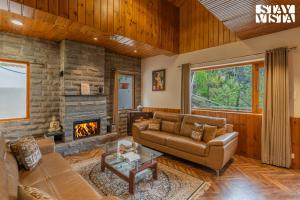 StayVista at The Orchard Song with BBQ, Fireplace