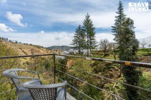 StayVista at The Orchard Song with BBQ, Fireplace