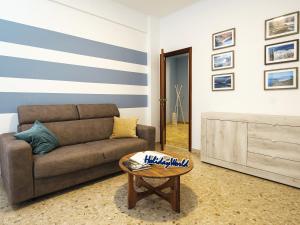 Due ali sul mare by Holiday World