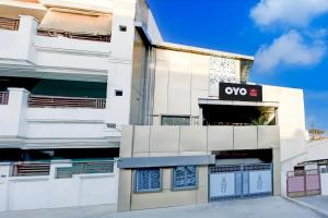 Hotel O Radha kunj By Namasya Retreat International