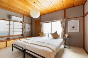 East RESIDENCE SANGENYA