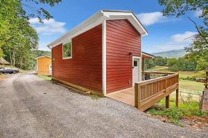 The Red Roost Cabin