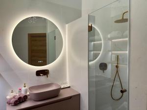 Luxe H&C Apartment