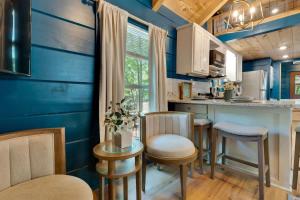 Pops Cabin Lookout Mountain Luxury Tiny Home