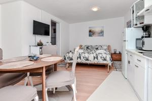 Apartments Ladika