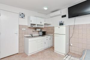 Apartments Ladika