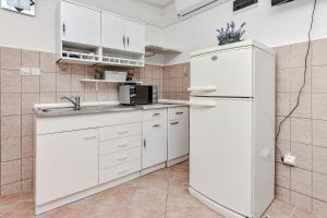 Apartments Ladika