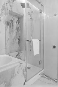 Luxury 3BR Apartment with Sea View GreenWood