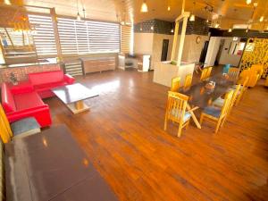 Happy Feet 3Bhk with terrace By Arony Hospitality Dehradun