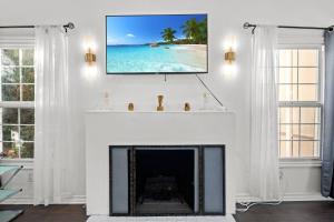 Beverly Hills Main House 3BR Hot Tub