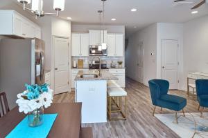 Southern Charm 2 Modern SideSide Townhomes