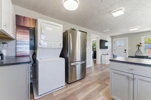 Comfortable 2 Bedroom Lounge Near Downtown Atl Sleeps 4 Free Parking