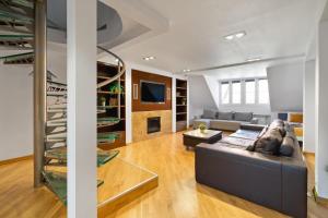 Golden Flat on Piwna Street Warsaw