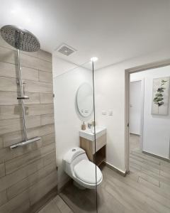 White Sands Tropical Oasis with Private Pool 3 Mins to the Beach
