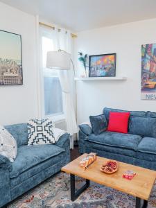 Stylish Bright Stay with Free Parking 15 Min to NYC