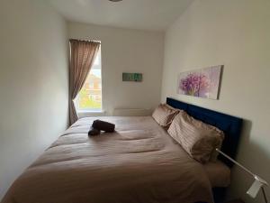 2 Bed Dukinfield Home, Suitable For Contractors, Families, Parking Available