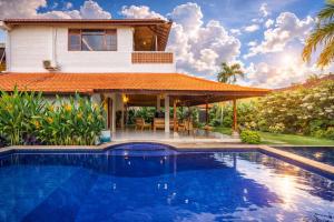 Inyoni Toucan Villa - 3BR Private Center Seminyak