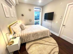 Juliet Balcony - Cute And Cozy Center City 1BR Apt