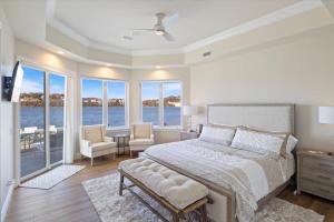 Lakeside LuxEVERY Luxury Awaits