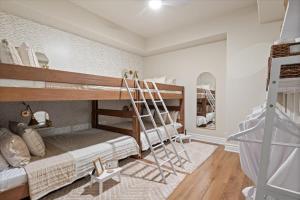 Lakeside LuxEVERY Luxury Awaits