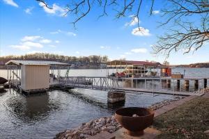 The Kelleys Lakefront Escape LOTO