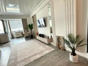 Stefan Building Resort - Seaview Studio