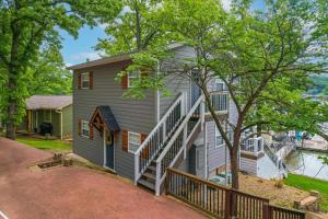 The Kelleys Lakefront Escape LOTO