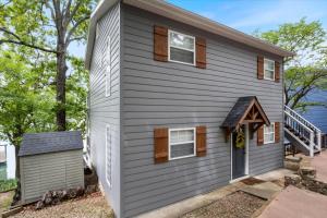 The Kelleys Lakefront Escape LOTO