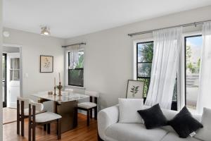 Cozy House next to UCLA, Santa Monica