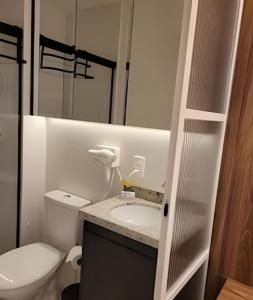 Studio maravilhoso, c Cama Queen, Piscina e Wi-Fi