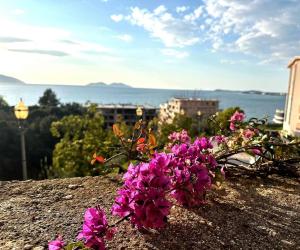 Luxury Apartment At Odeon Residence - 2 Min from Sea -Parking