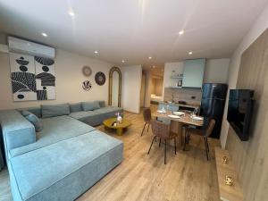 Luxury Apartment At Odeon Residence - 2 Min from Sea -Parking