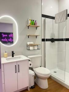 The Glow and Gather Suite, Downtown, AC, Unit 402