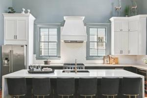 Designer Home on Magazine Pool and Spa