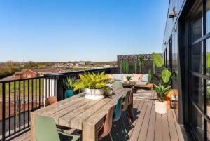 Bright Side - Penthouse & Rooftop Deck - Downtown Views