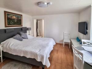 2 person holiday home in LYSEKIL