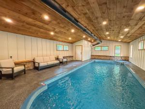 New: Lakefront Luxury Home with Private Indoor Heated Pool