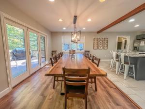 New: Lakefront Luxury Home with Private Indoor Heated Pool