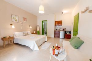 Alemar Collective Lime studio by the sea