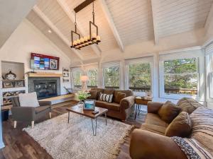 Fab Lakeview Lake Access Dock Slip Hot Tub