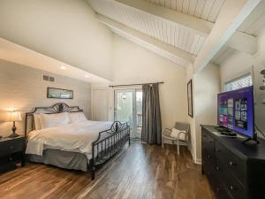 Fab Lakeview Lake Access Dock Slip Hot Tub