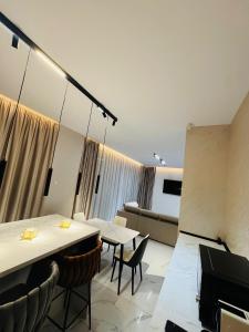 KNIGHT Villa