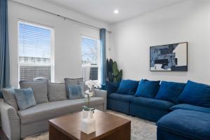 4BR Houston Home Sleeps 10 Near Downtown